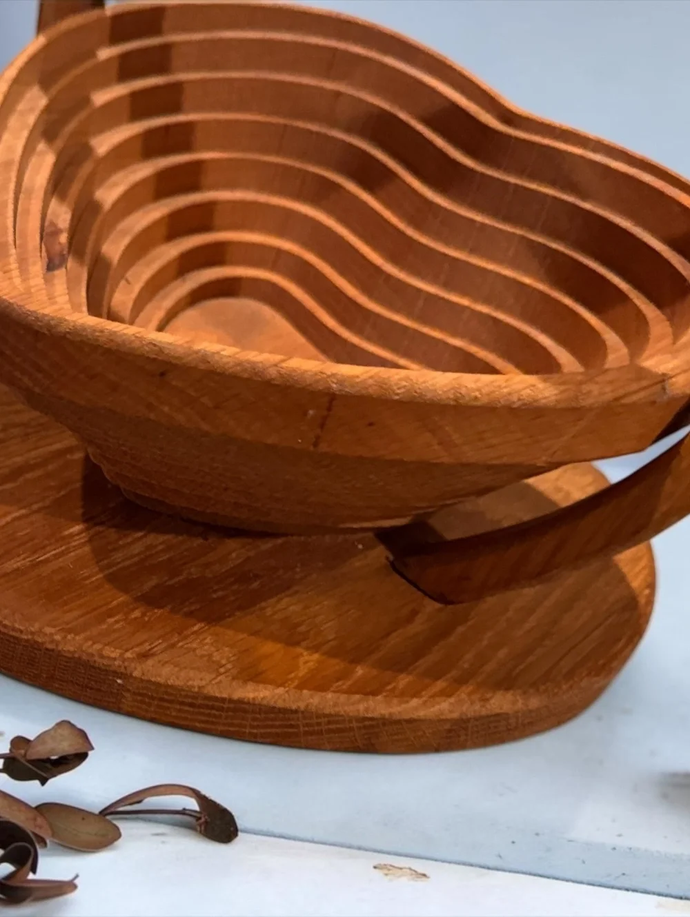 Vintage Heart-Shaped Nested Wood Basket Set with Handle – Mid-Century Decorative